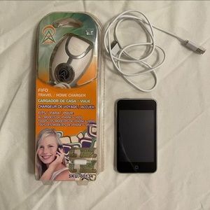 Apple iPod Touch 16 GB MP3 Music Player - Everything Works Great!